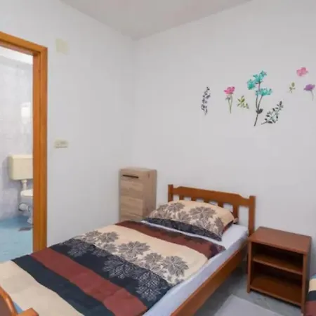 Espana Apartman *